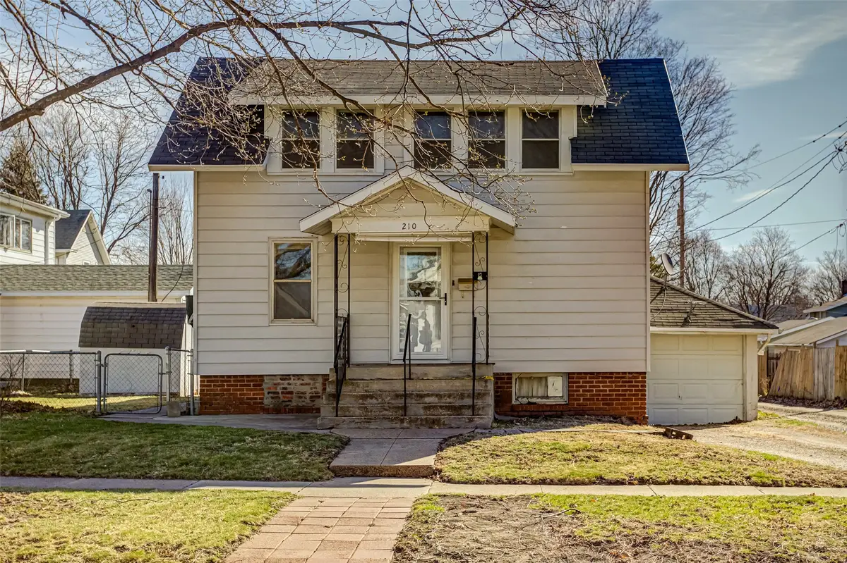 210 S Tama Street, Boone, IA 50036 - #1