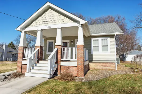 1683 Northwest Drive, Des Moines, IA 50310