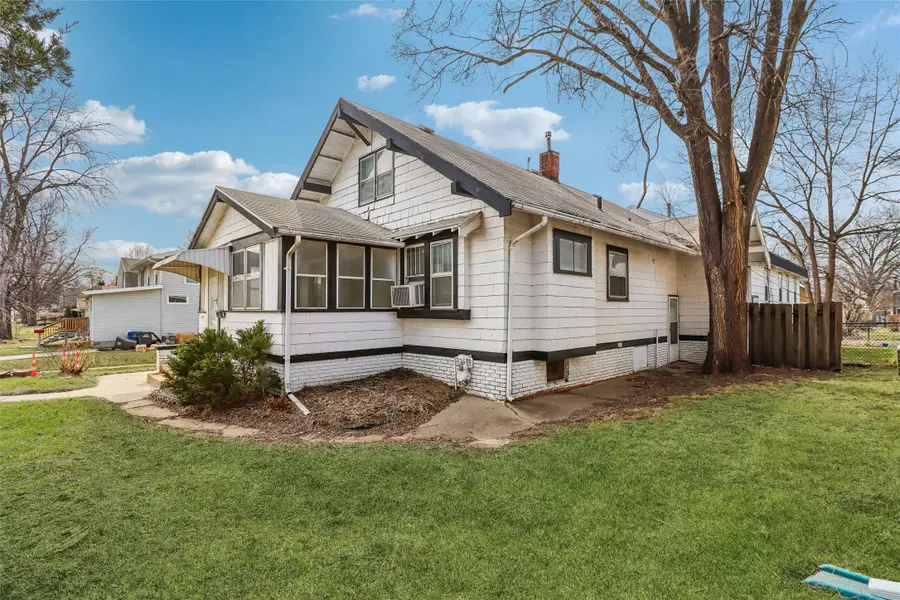 1700 E 14th Street, Des Moines, IA 50316 - #2