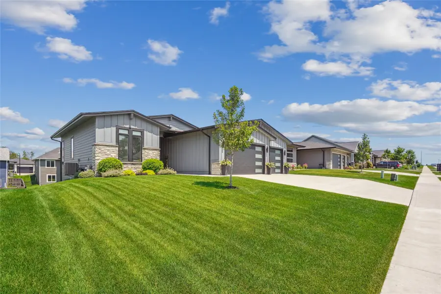 14601 Sutton Drive, Urbandale, IA 50323 - #2