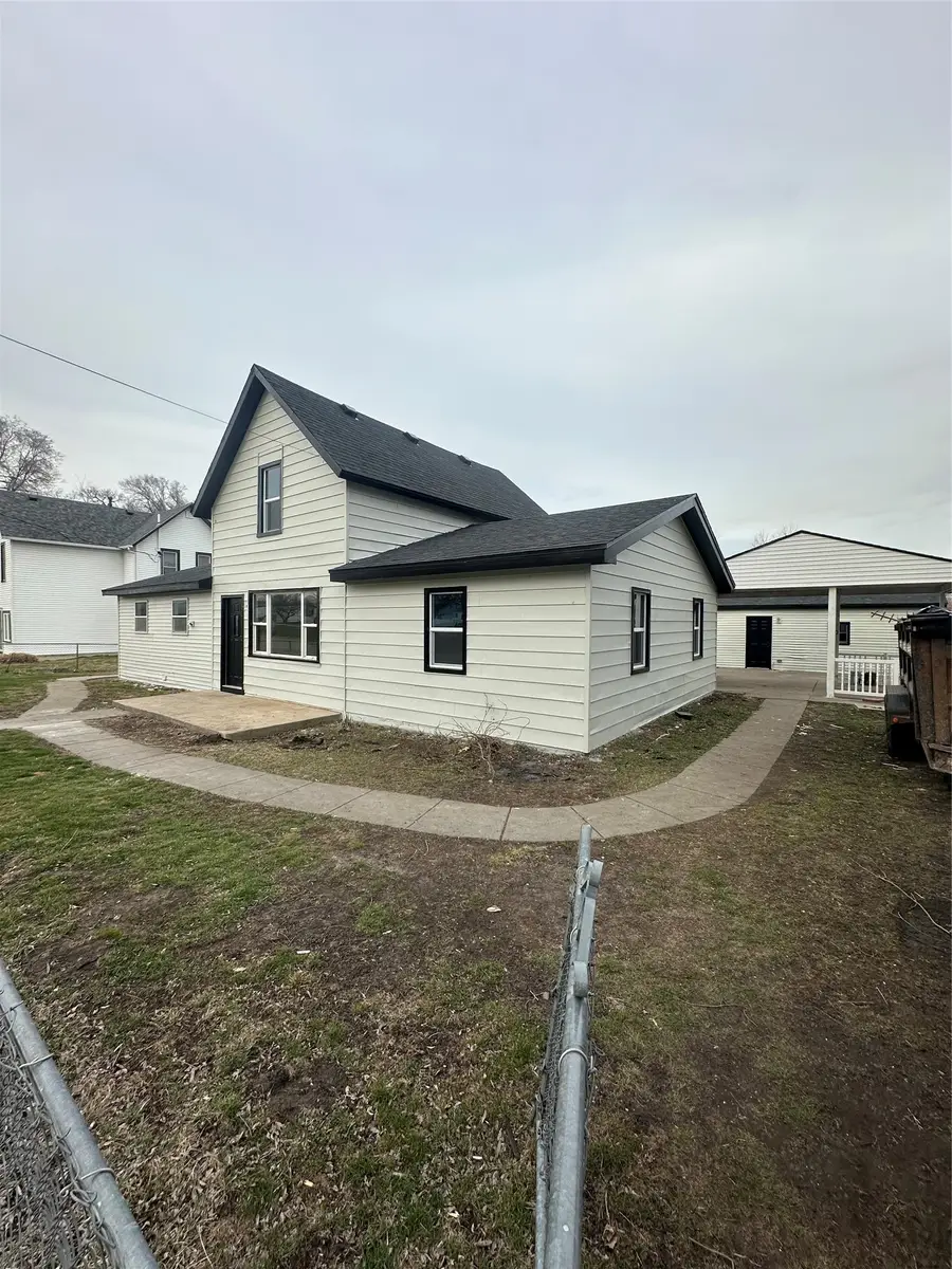 621 SE 9th Street, Des Moines, IA 50309 - #2