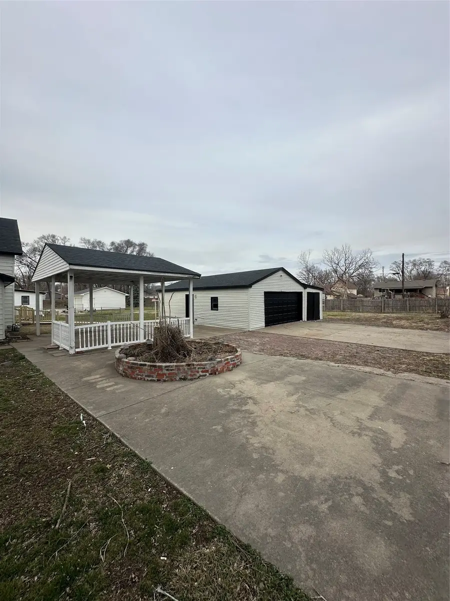 621 SE 9th Street, Des Moines, IA 50309 - #3