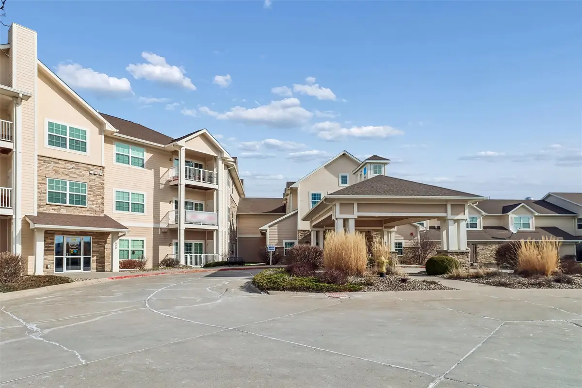 600 E Hillcrest Avenue #207, Indianola, IA 50125 - #1