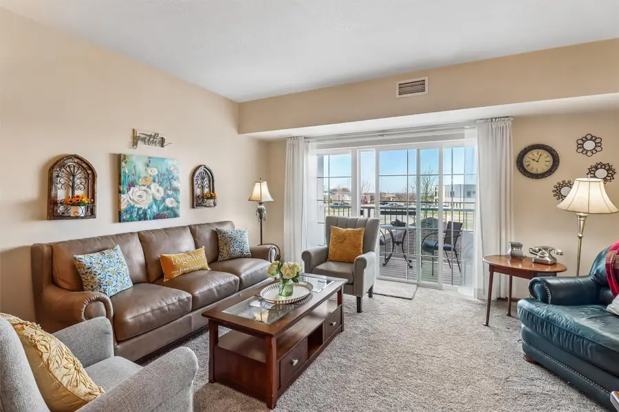 600 E Hillcrest Avenue #207, Indianola, IA 50125 - #3