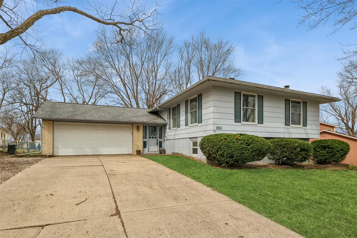 8814 Woodmayr Drive, Norwalk, IA 50211 - #1