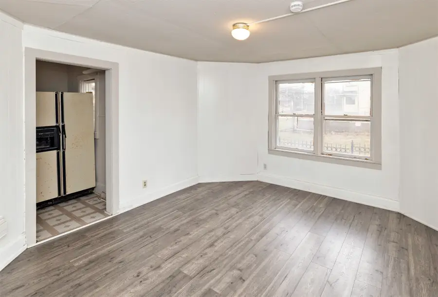 1325 6th Avenue, Des Moines, IA 50314 - #3