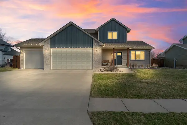 302 Upstill Street, Gilbert, IA 50105