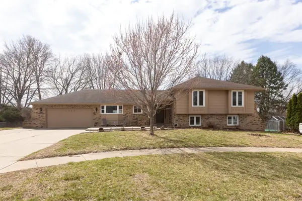 7508 Benton Drive, Urbandale, IA 50322