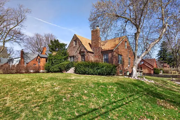 1403 66th Street, Windsor Heights, IA 50324