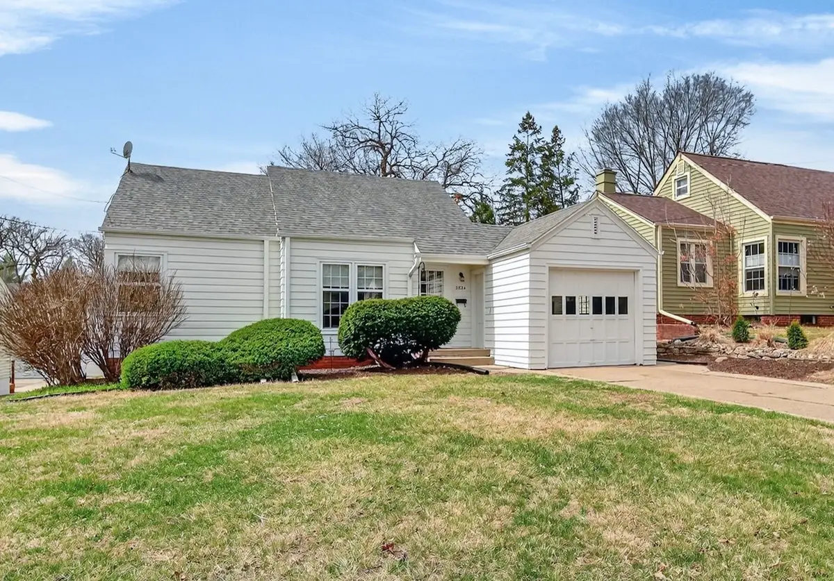 2824 35th Street, Des Moines, IA 50310 - #1