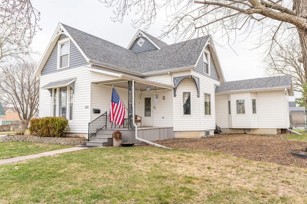 621 W Jefferson Street, Winterset, IA 50273 - #1