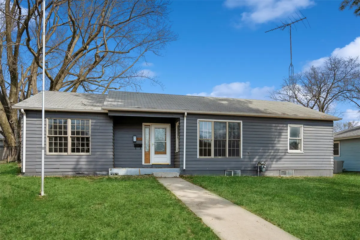 415 College Hill Avenue, Oskaloosa, IA 52577 - #1