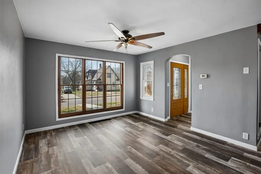 415 College Hill Avenue, Oskaloosa, IA 52577 - #3