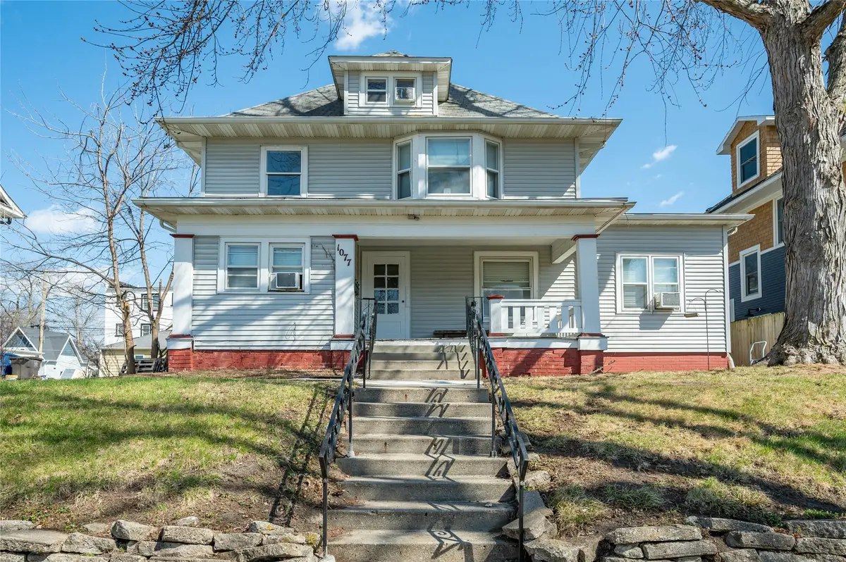 1077 27th Street, Des Moines, IA 50311 - #1