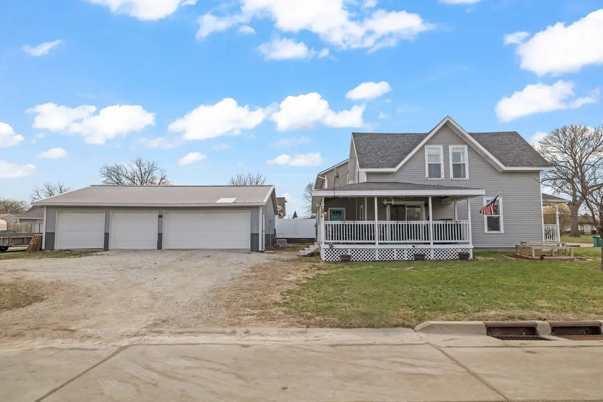 901 E Buchanan Street, Winterset, IA 50273 - #1