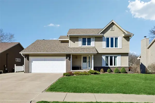 8017 Northview Drive, Urbandale, IA 50322