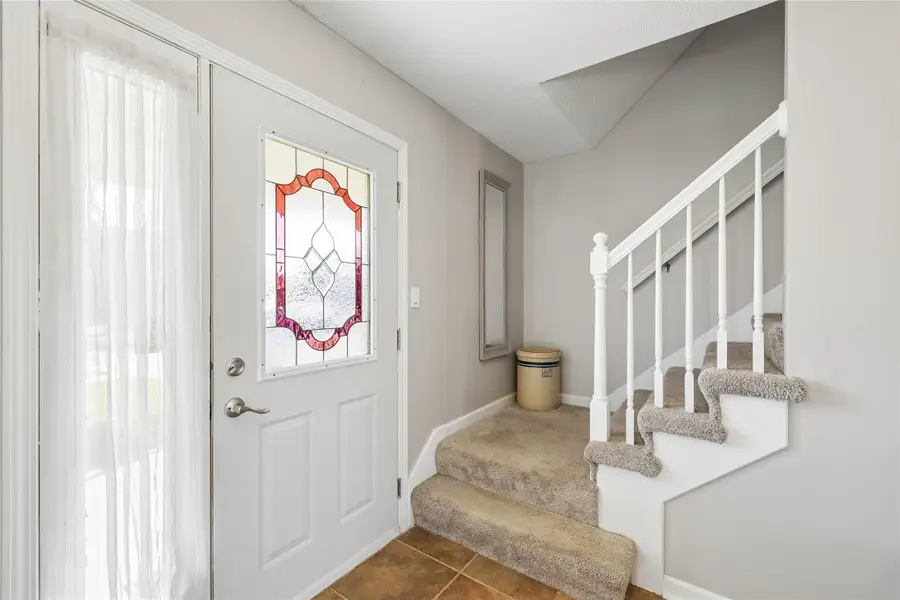 8017 Northview Drive, Urbandale, IA 50322 - #2