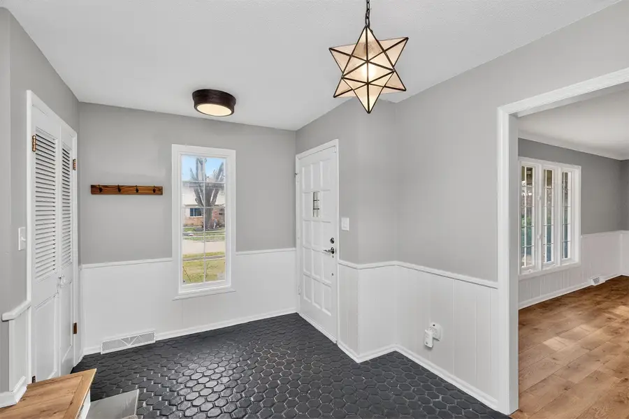 2000 47th Street, Des Moines, IA 50310 - #2