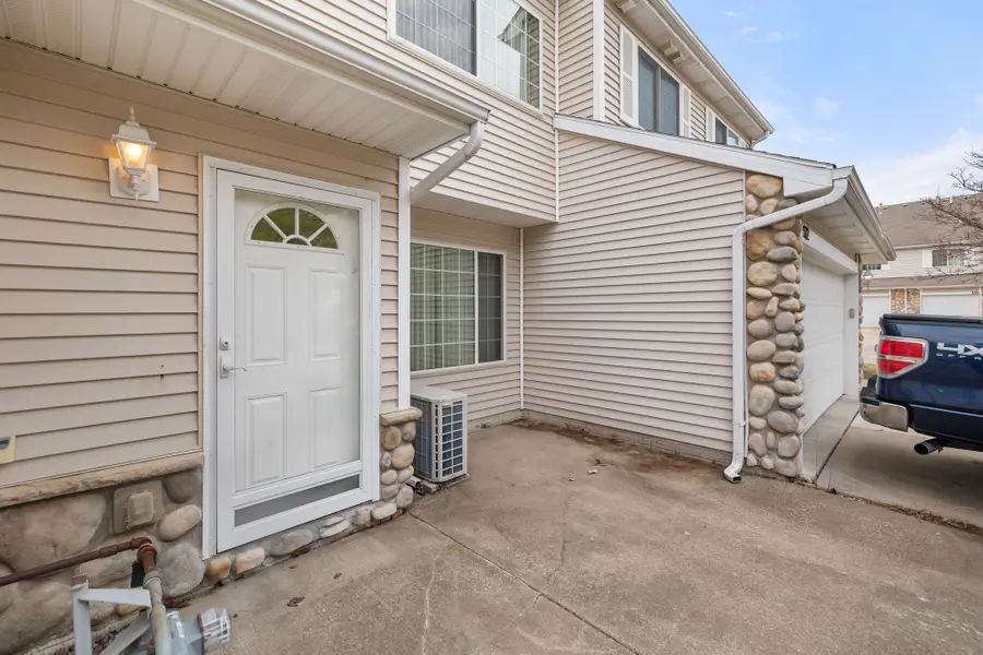 3799 Village Run Drive #511, Des Moines, IA 50317 - #3