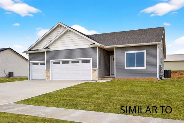 9846 Watermeadow Circle, Johnston, IA 50131