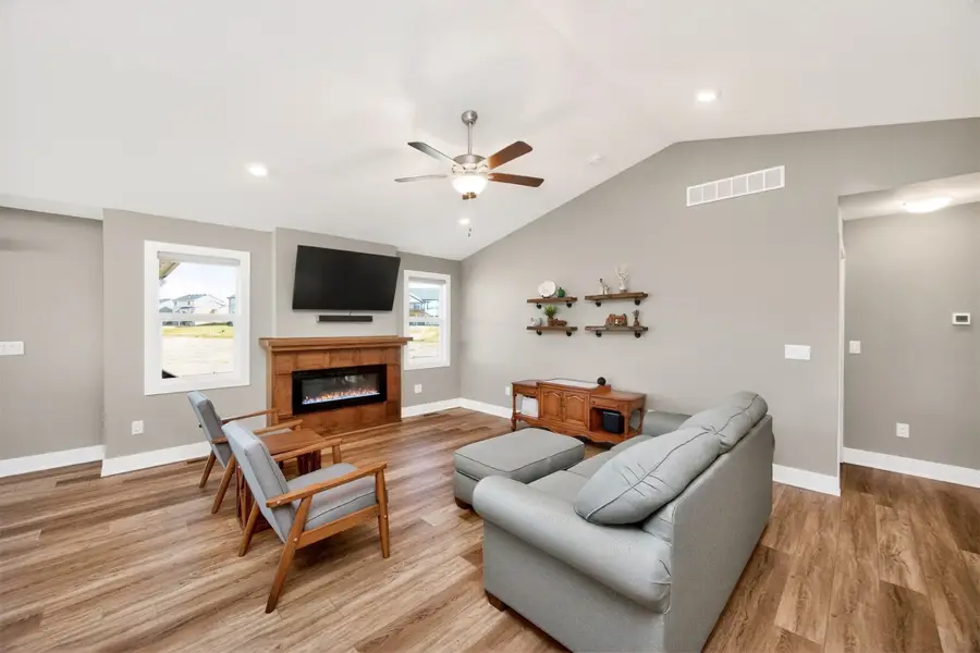 425 SE Esker Ridge Drive, Waukee, IA 50263 - #2