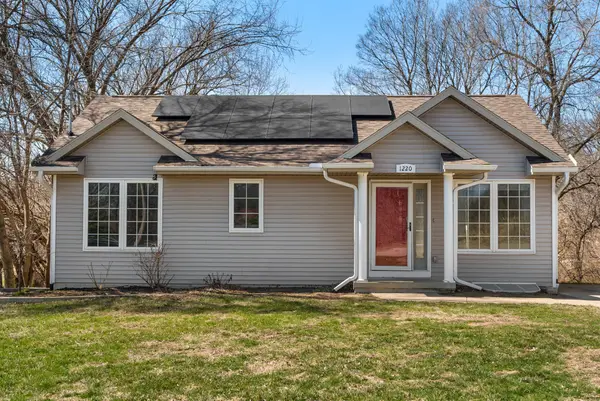 1220 E 38th Street, Des Moines, IA 50317