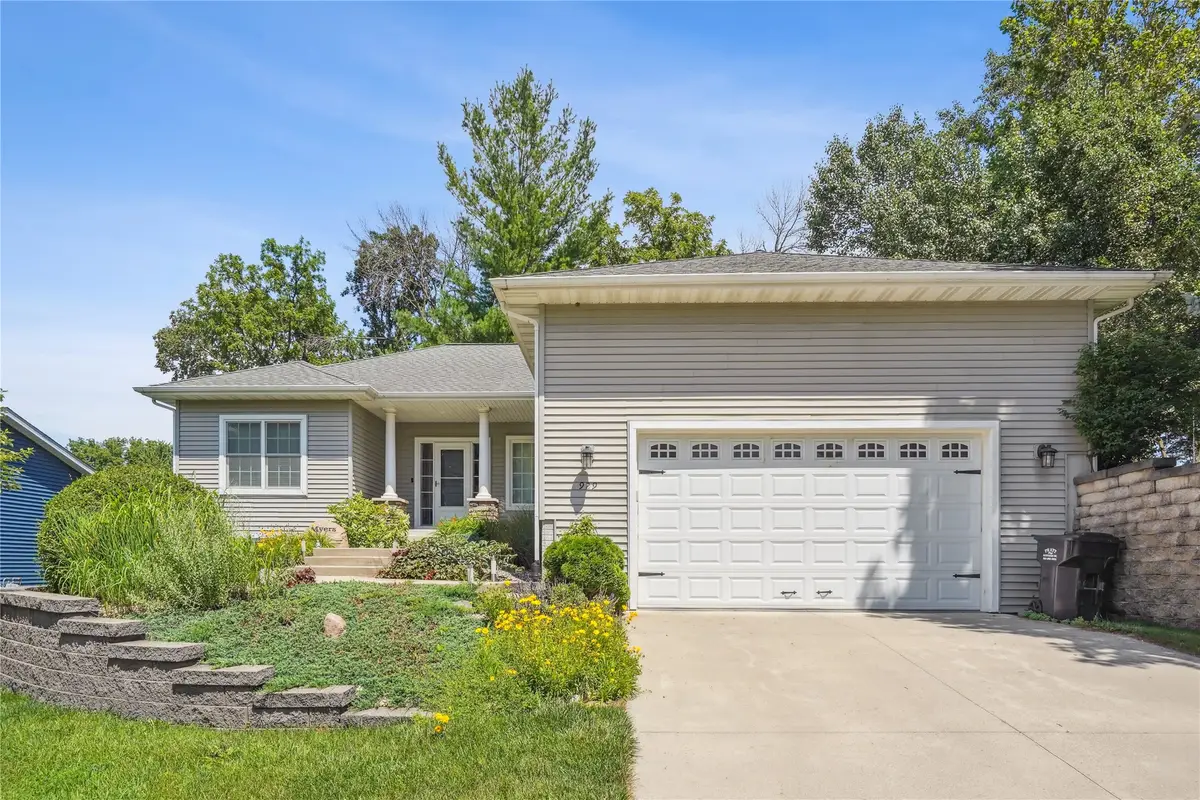 929 Sampson Drive, Nevada, IA 50201 - #1