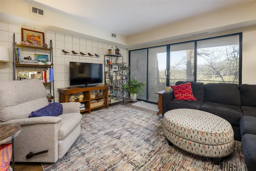 4902 University Avenue #225, Des Moines, IA 50311 - #2