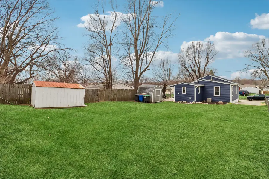 2407 E 39th Court, Des Moines, IA 50317 - #3