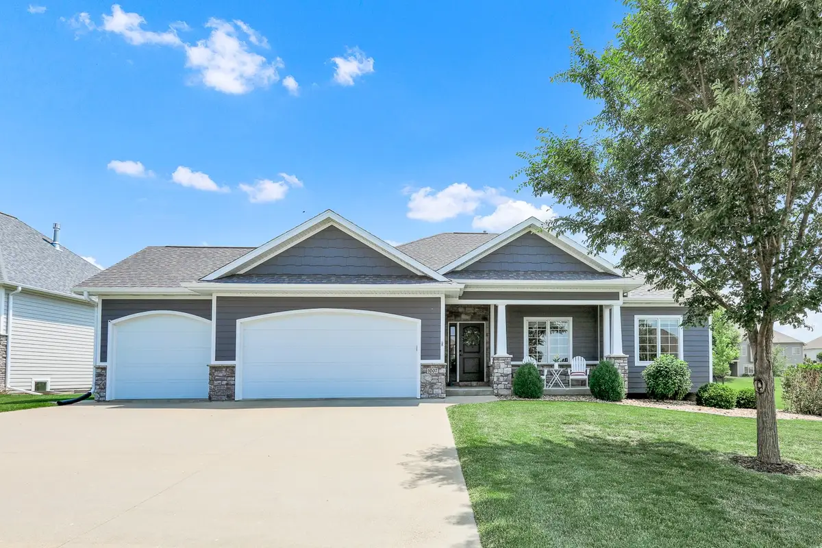 1007 Lakeview Drive, Pella, IA 50219 - #1