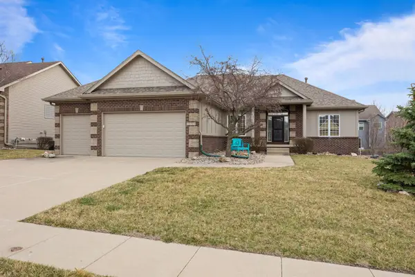 15922 Hammontree Drive, Urbandale, IA 50323