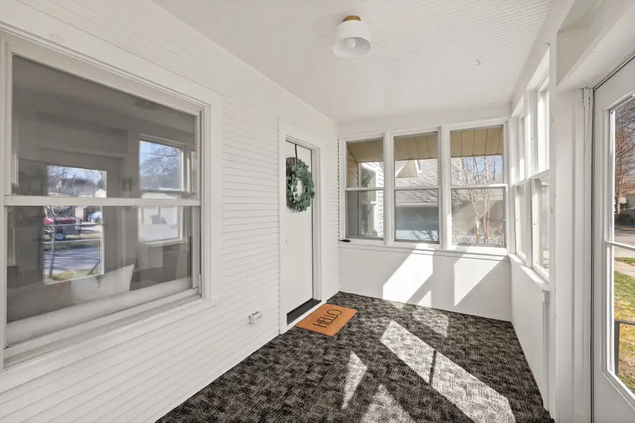 921 Madison Avenue, Des Moines, IA 50313 - #3