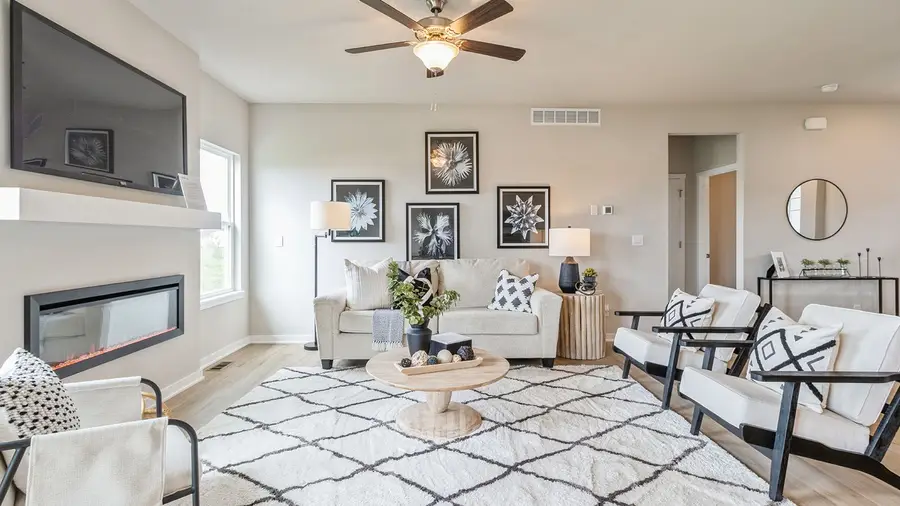 3048 Sweetwater Drive, Des Moines, IA 50320 - #3