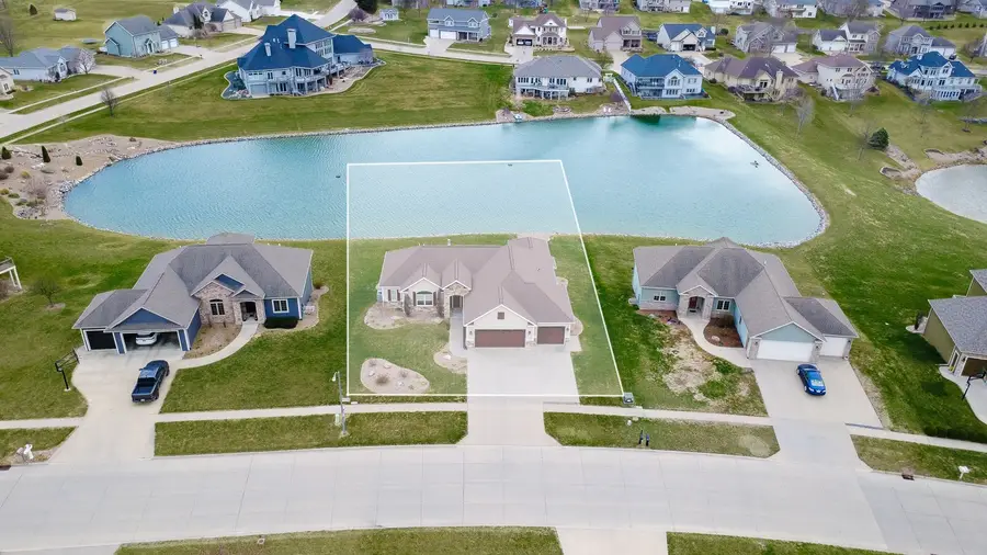 1009 Fountain View Drive, Pella, IA 50219 - #3