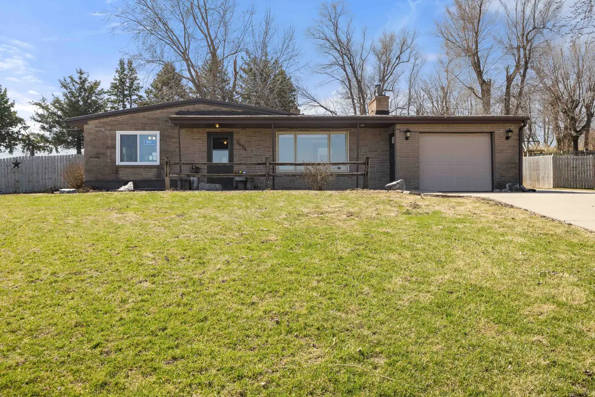 2604 Hilltop Drive, Marshalltown, IA 50158 - #1