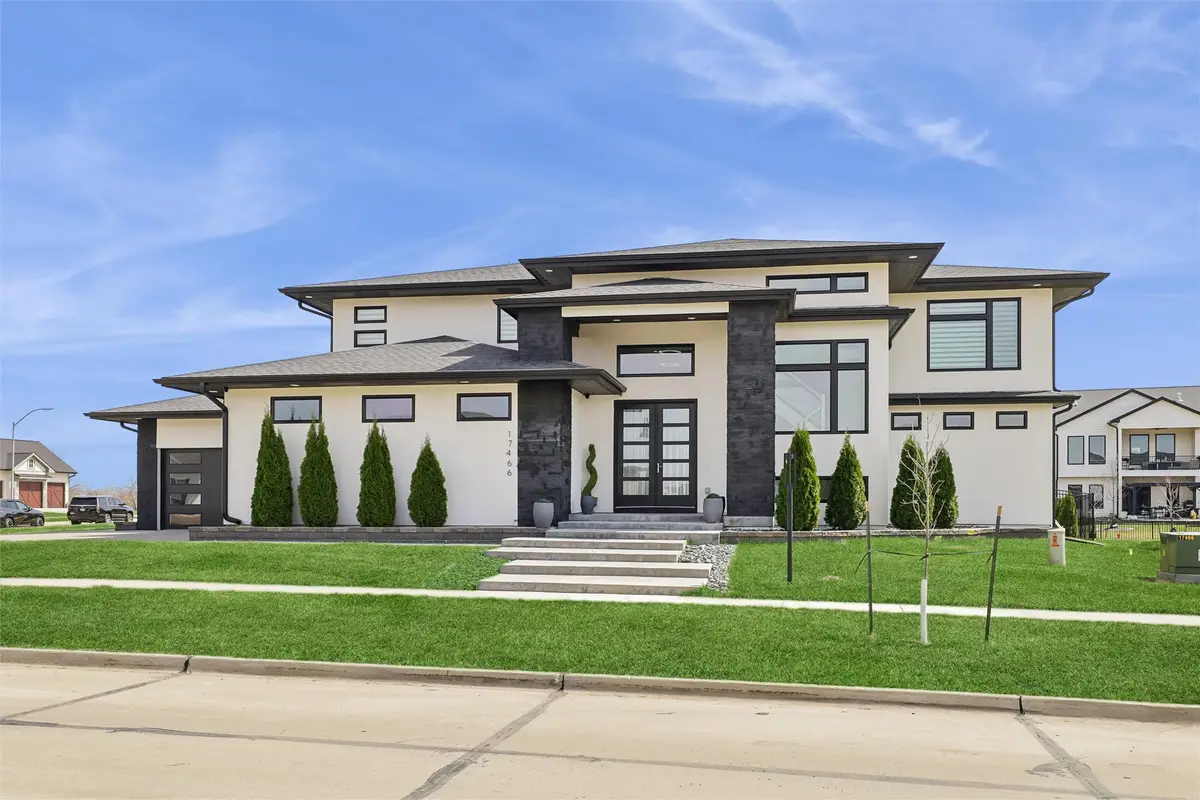17466 Berkshire Parkway, Clive, IA 50325 - #1