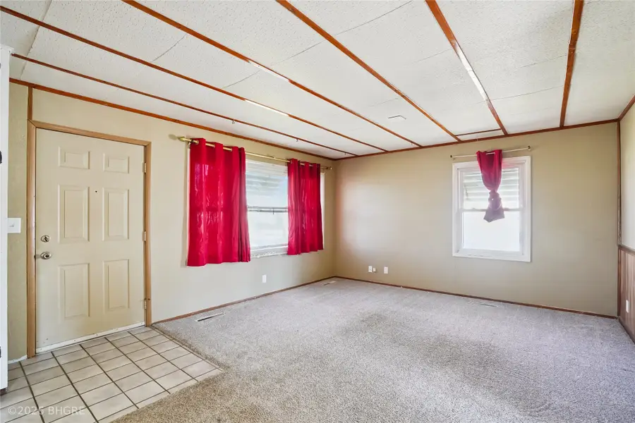 407 N 14th Avenue, Marshalltown, IA 50158 - #3