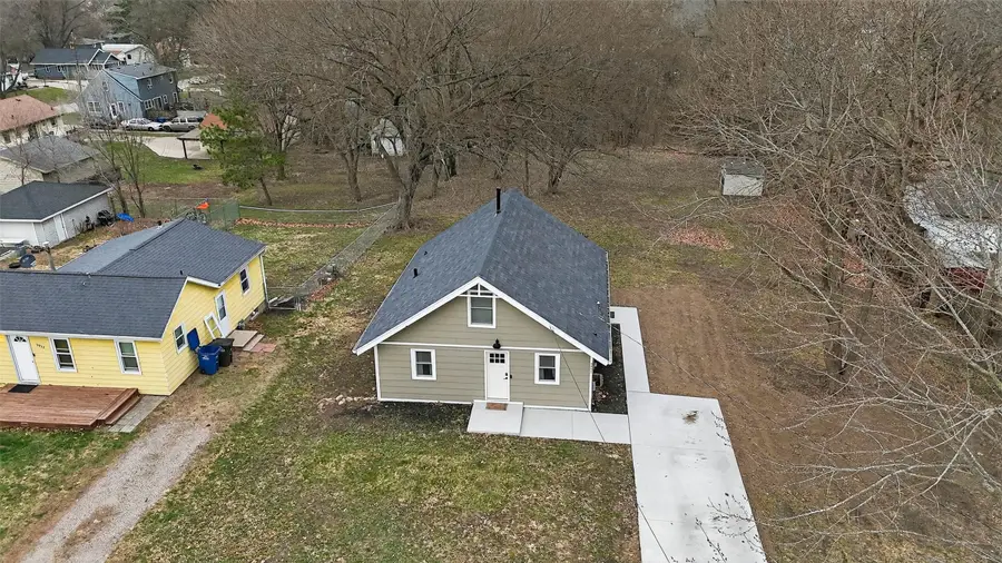 3933 E 30th Street, Des Moines, IA 50317 - #3