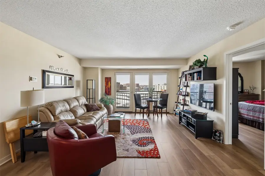 300 Walnut Street #1803, Des Moines, IA 50309 - #2