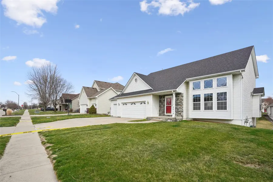 3213 SW Coves Drive, Ankeny, IA 50023 - #2