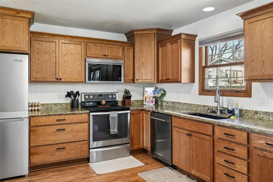 300 1/2 W Park Avenue, Runnells, IA 50237 - #3