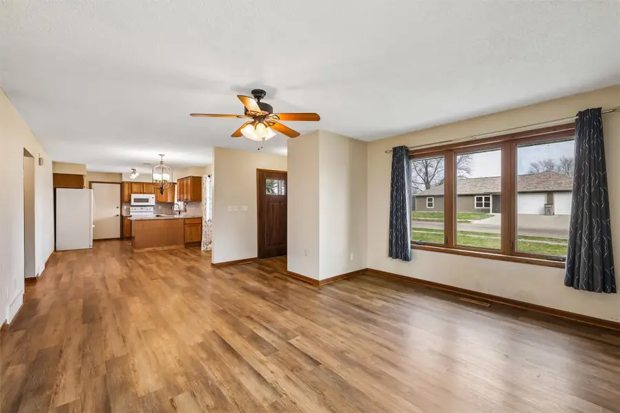 307 S Columbus Street, Pleasantville, IA 50225 - #3