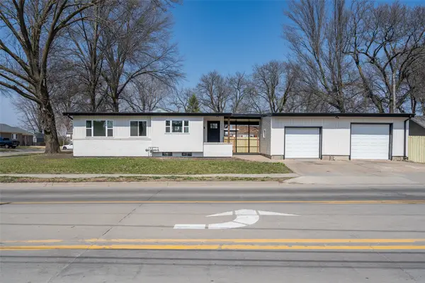 1405 W Pleasant Street, Knoxville, IA 50138