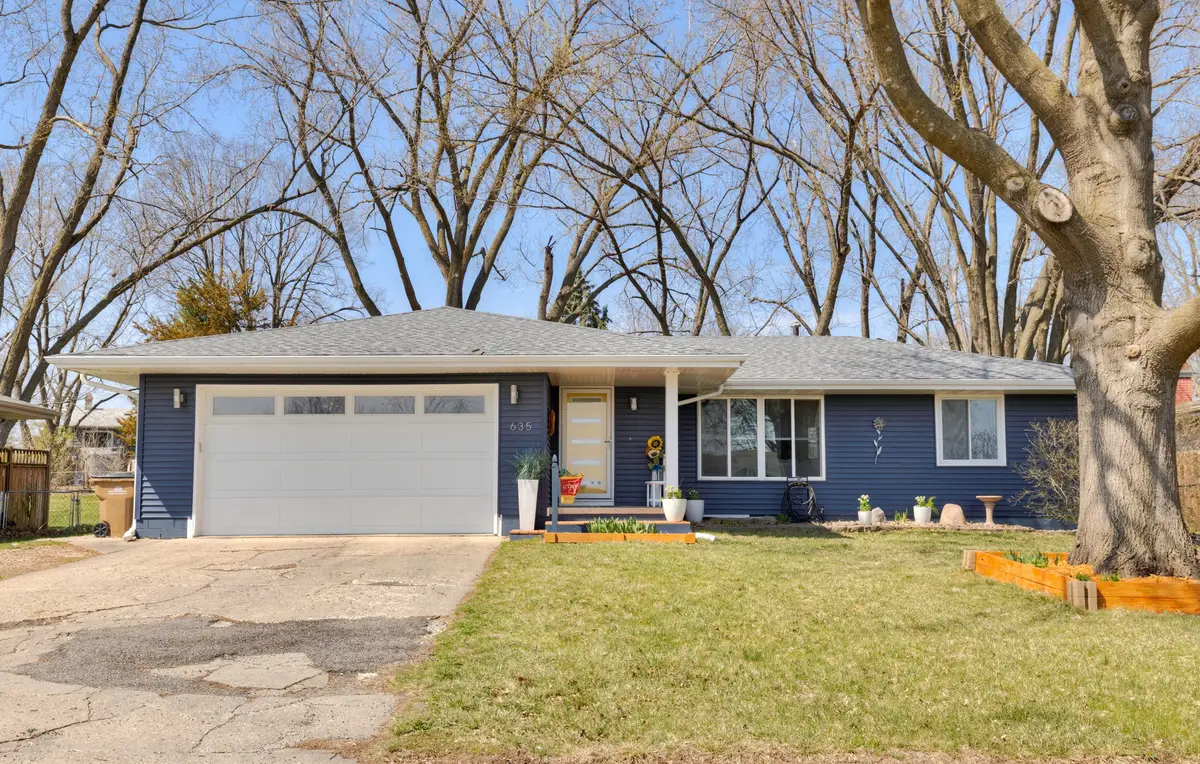 635 S 2nd Street, Carlisle, IA 50047 - #1