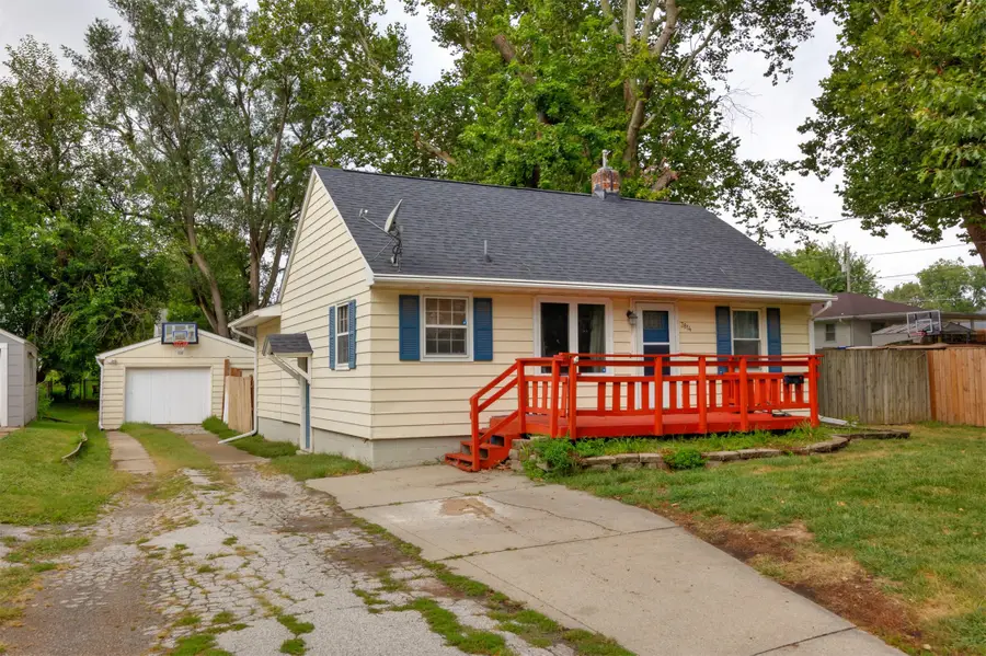 3814 67th Street, Urbandale, IA 50322 - #2