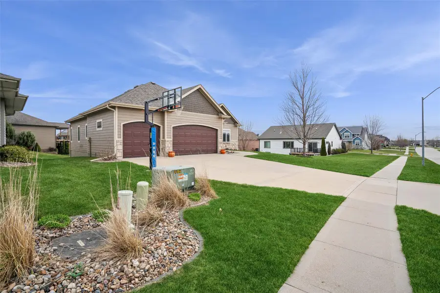 14504 Brookview Drive, Urbandale, IA 50323 - #2