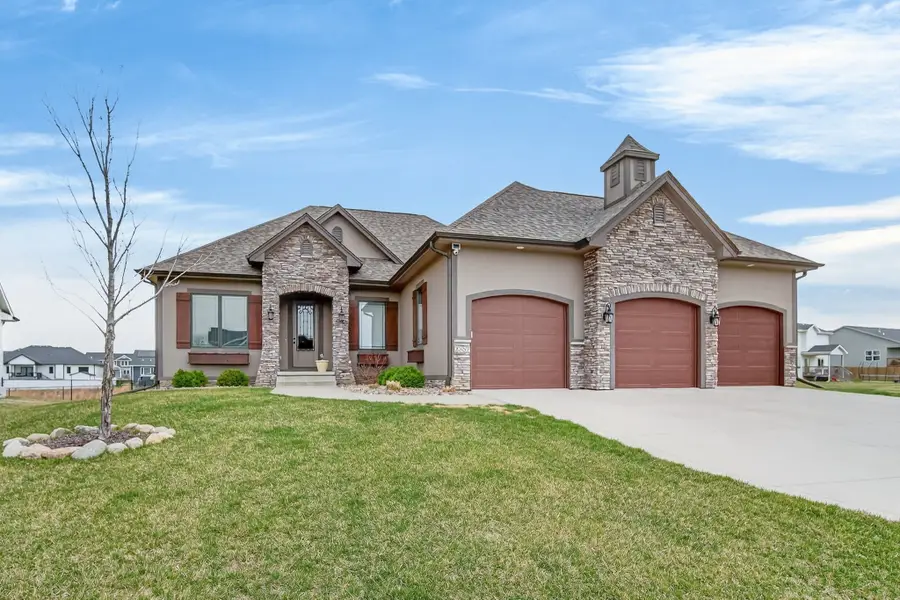 2357 Stonewood Court Sw, Altoona, IA 50009 - #2