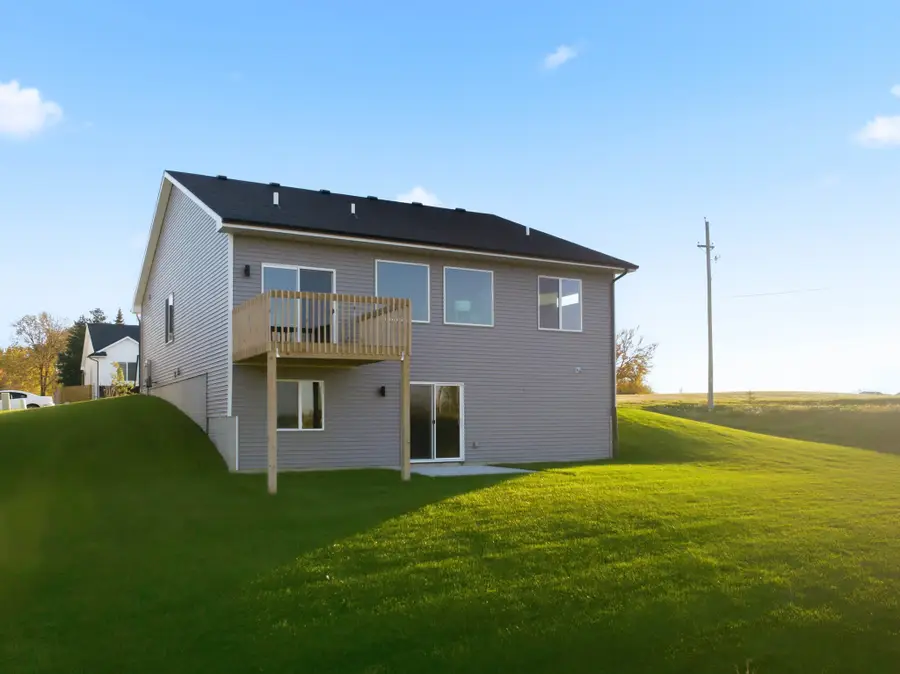 5668 Brook View Avenue, Des Moines, IA 50317 - #3