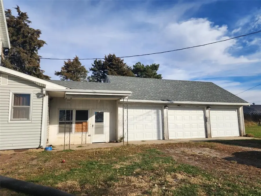 5122 E 84th Street S, Newton, IA 50208 - #3