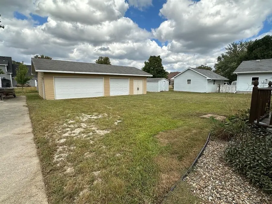 1413 W Washington Street, Winterset, IA 50273 - #2